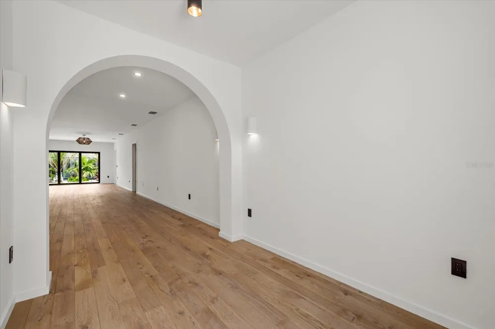 1675 5TH STREET Sarasota, FL 34236