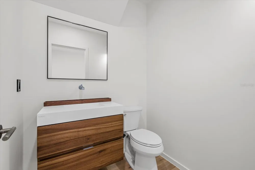 1675 5TH STREET Sarasota, FL 34236