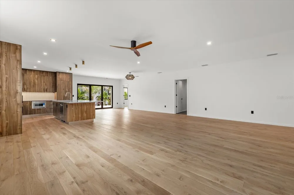1675 5TH STREET Sarasota, FL 34236