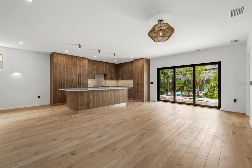 1675 5TH STREET Sarasota, FL 34236
