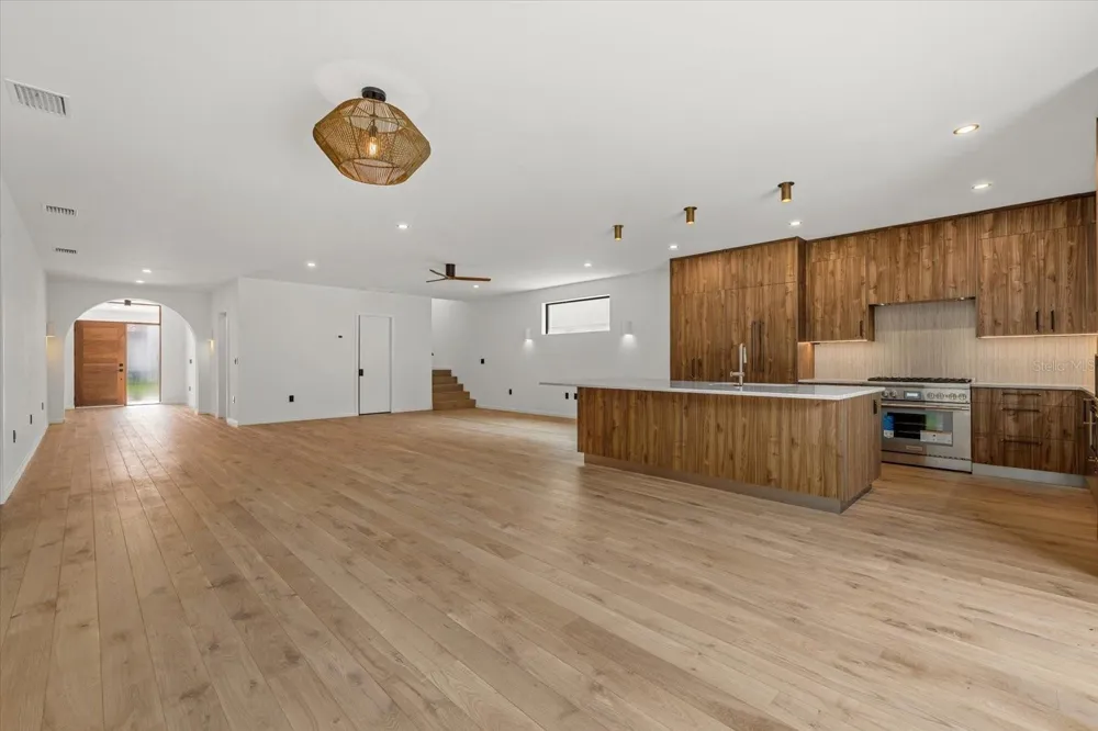 1675 5TH STREET Sarasota, FL 34236