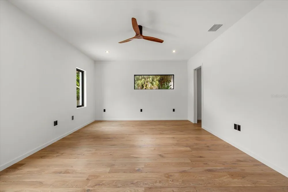1675 5TH STREET Sarasota, FL 34236