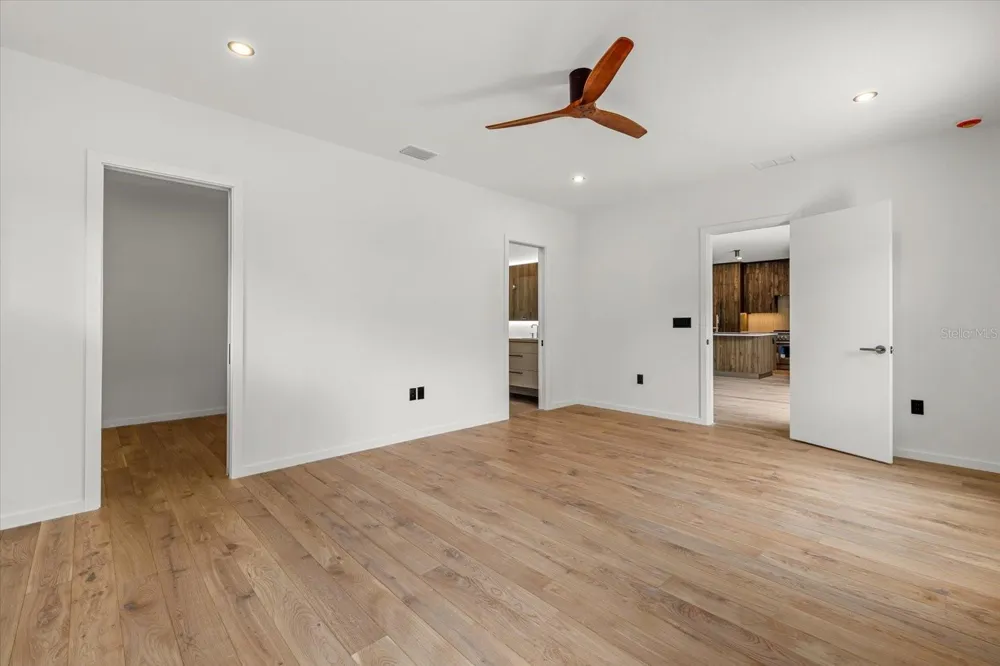 1675 5TH STREET Sarasota, FL 34236