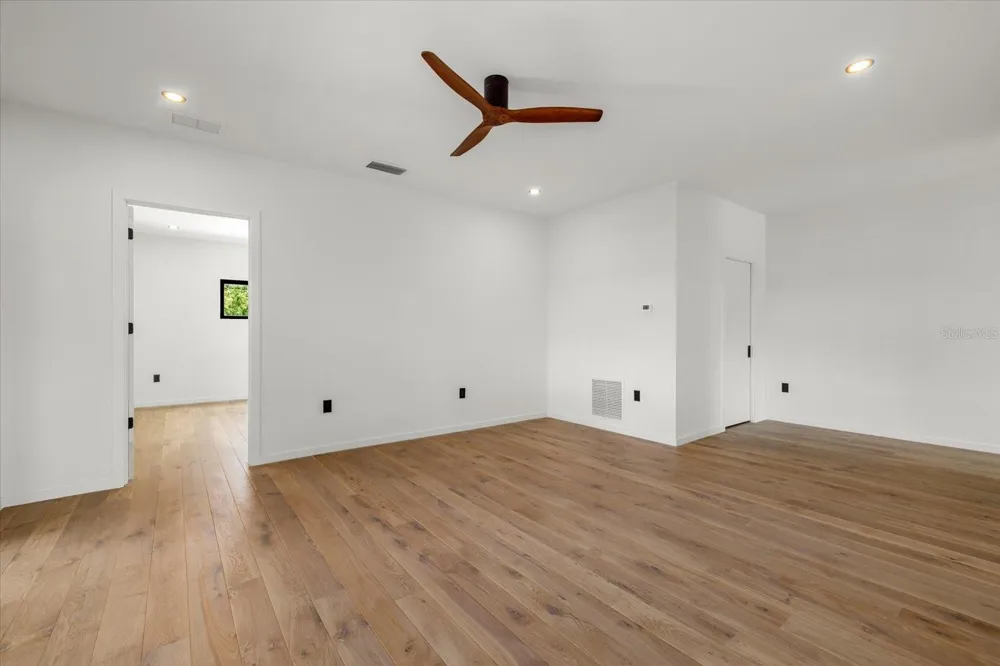 1675 5TH STREET Sarasota, FL 34236