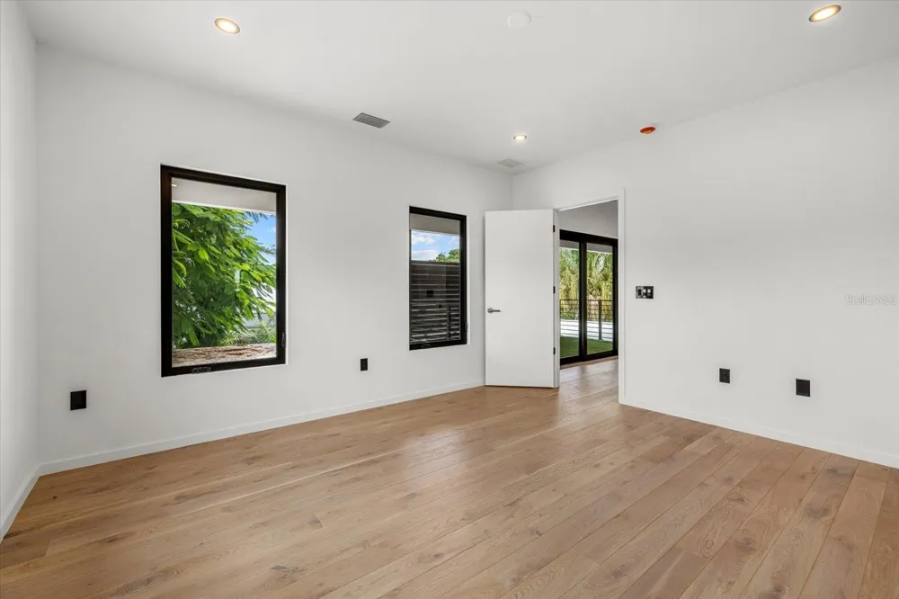 1675 5TH STREET Sarasota, FL 34236