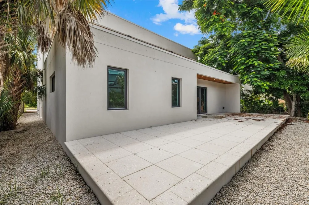 1675 5TH STREET Sarasota, FL 34236