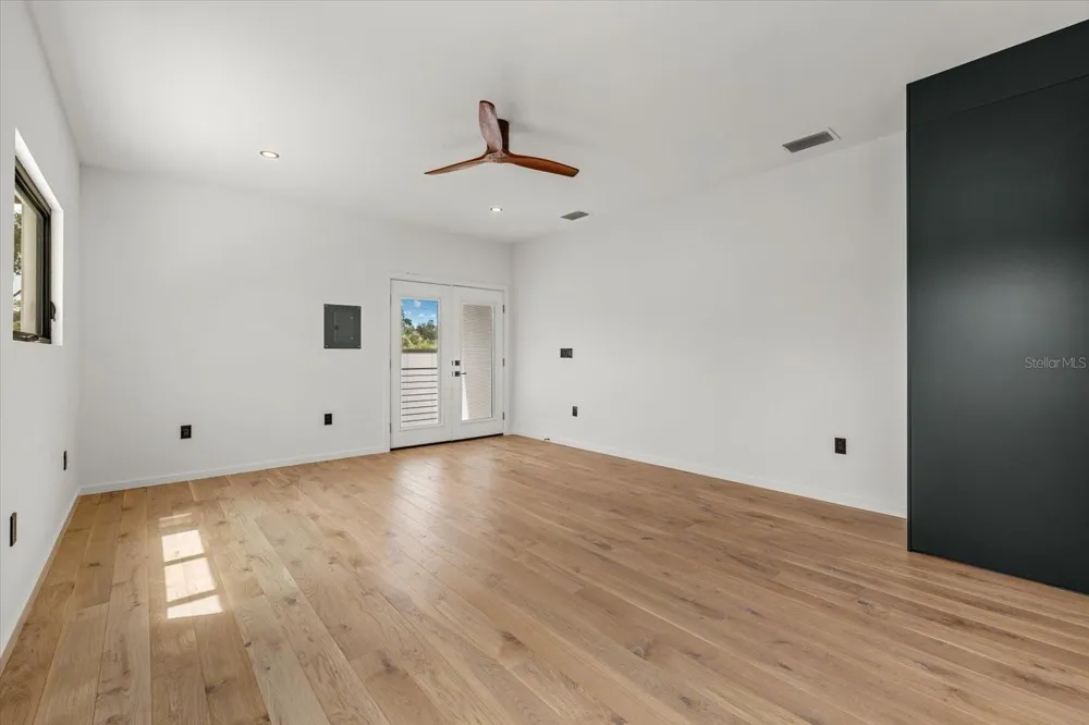 1675 5TH STREET Sarasota, FL 34236