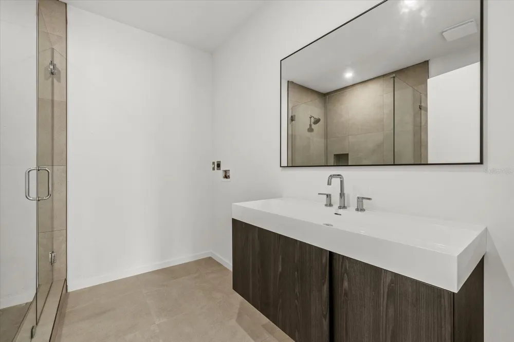 1675 5TH STREET Sarasota, FL 34236