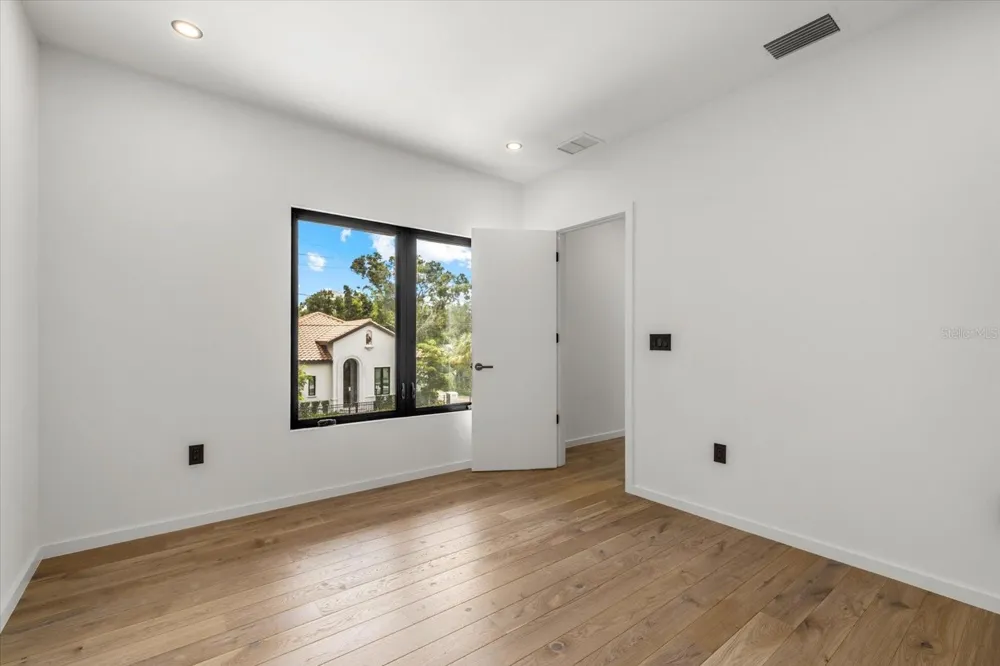 1675 5TH STREET Sarasota, FL 34236