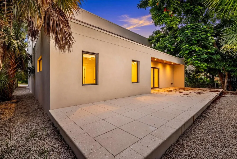 1675 5TH STREET Sarasota, FL 34236