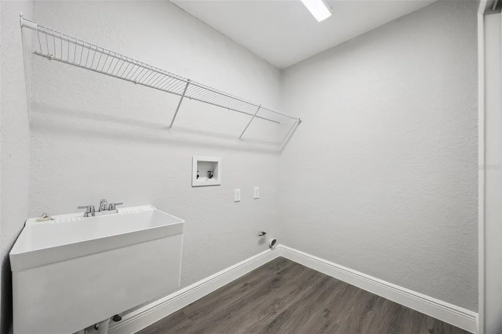 5606 LAVER STREET Leesburg, FL 34748