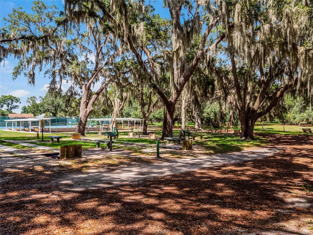 5606 LAVER STREET Leesburg, FL 34748
