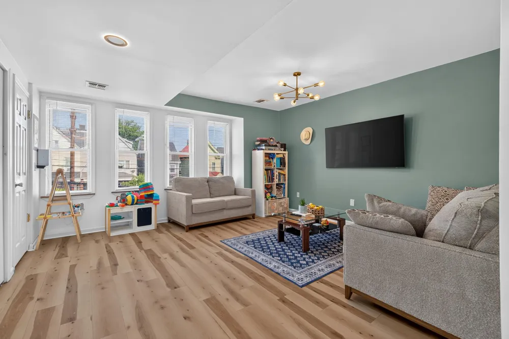 480 AVENUE E Bayonne, NJ 07002