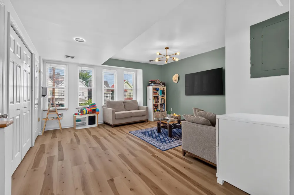 480 AVENUE E Bayonne, NJ 07002