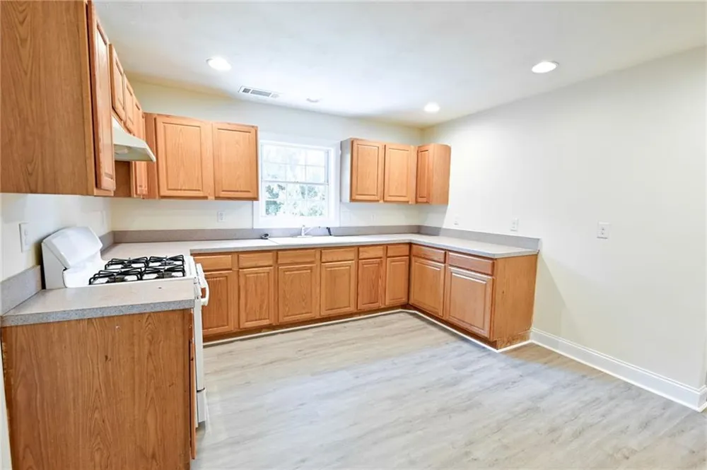 3205 Newcastle Way Snellville, GA 30039