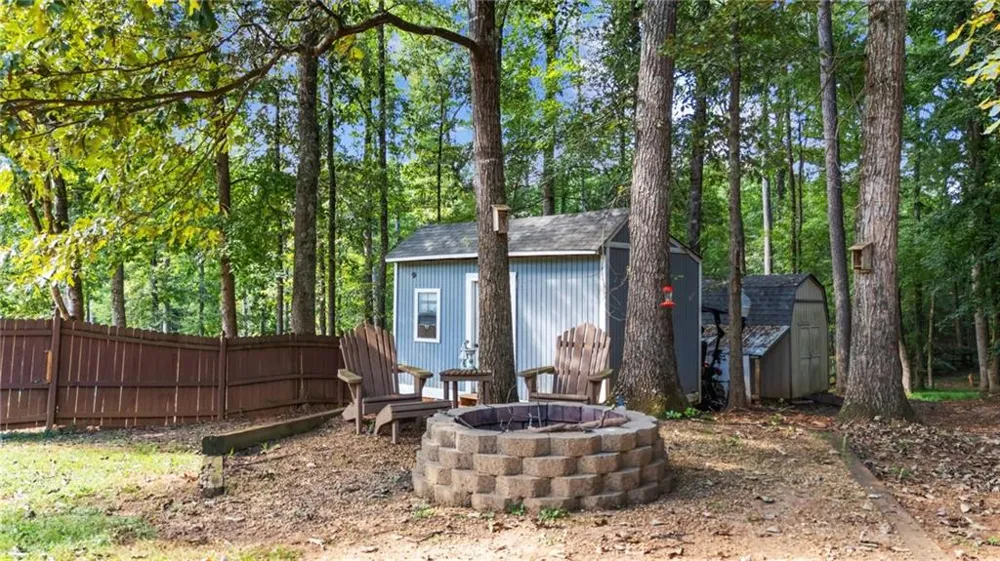 32 Maddox Road SE Acworth, GA 30102