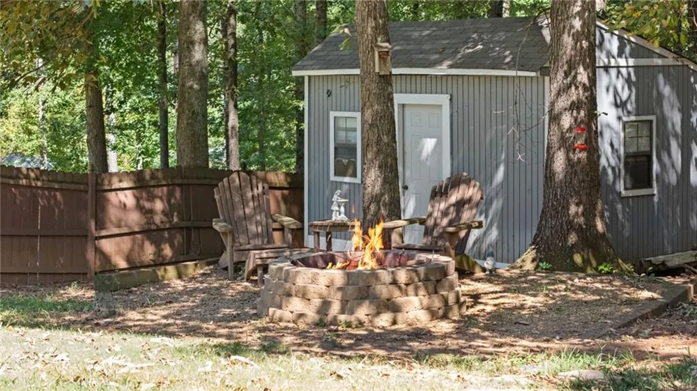 32 Maddox Road SE Acworth, GA 30102