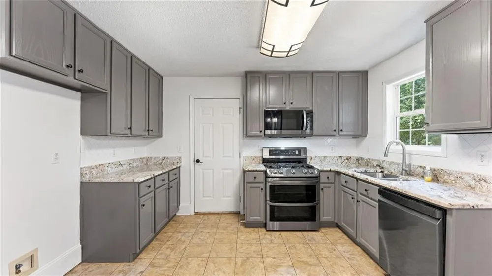32 Maddox Road SE Acworth, GA 30102