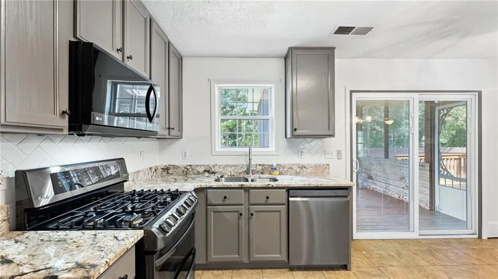 32 Maddox Road SE Acworth, GA 30102