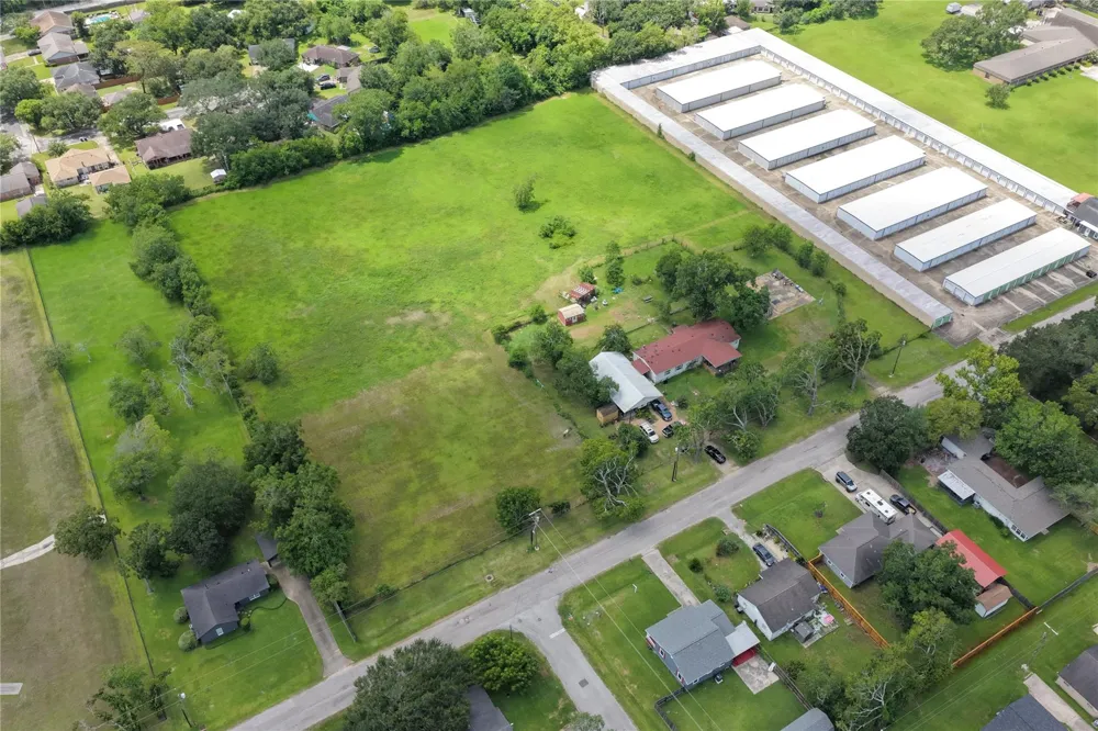 1500 S Durant Street Alvin, TX 77511