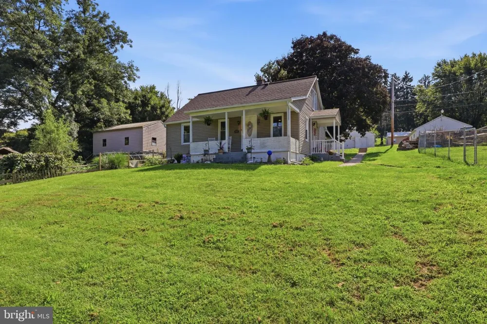 986 2ND STREET Mount Wolf, PA 17347