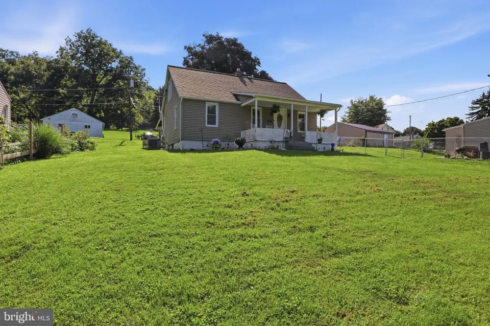986 2ND STREET Mount Wolf, PA 17347