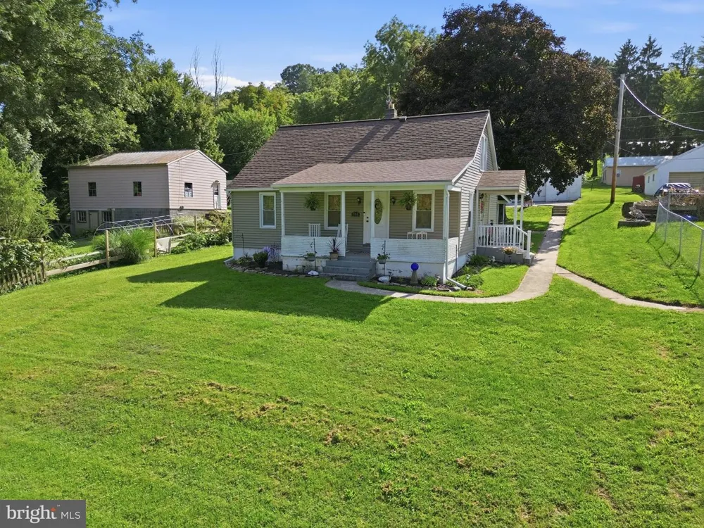 986 2ND STREET Mount Wolf, PA 17347