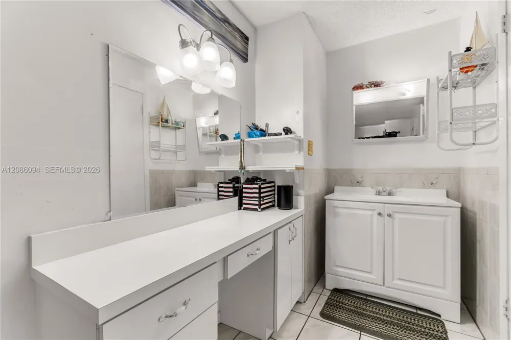 22 NW 108th Ct Miami, FL 33172