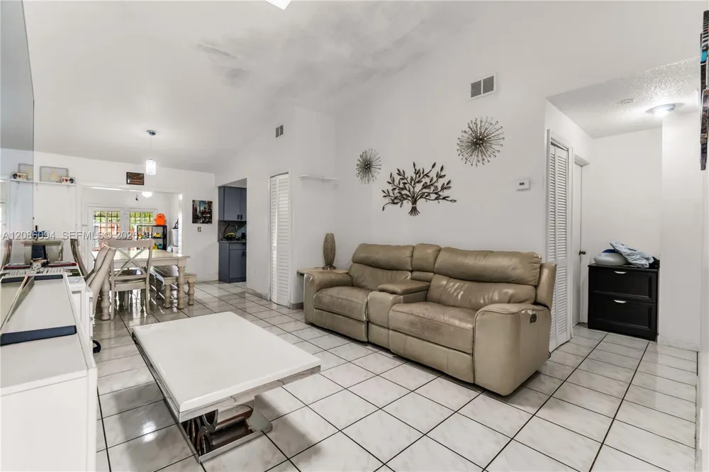 22 NW 108th Ct Miami, FL 33172