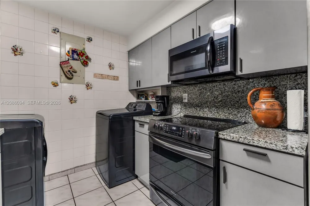22 NW 108th Ct Miami, FL 33172