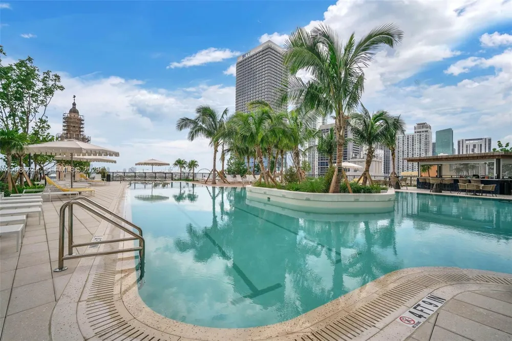 159 NE 6th St #2704 Miami, FL 33132