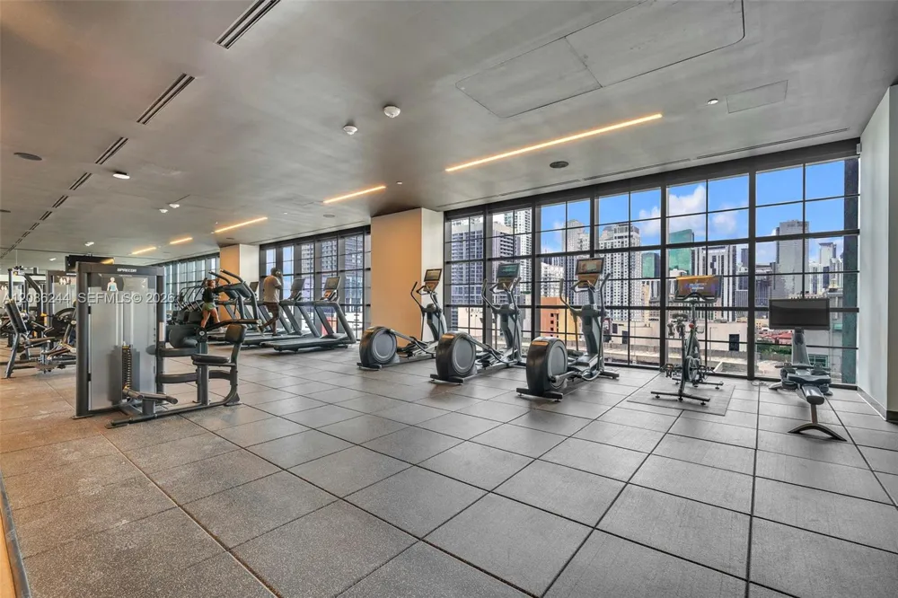 159 NE 6th St #2704 Miami, FL 33132