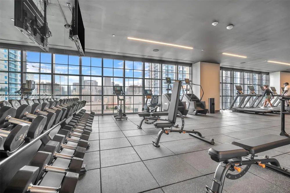 159 NE 6th St #2704 Miami, FL 33132
