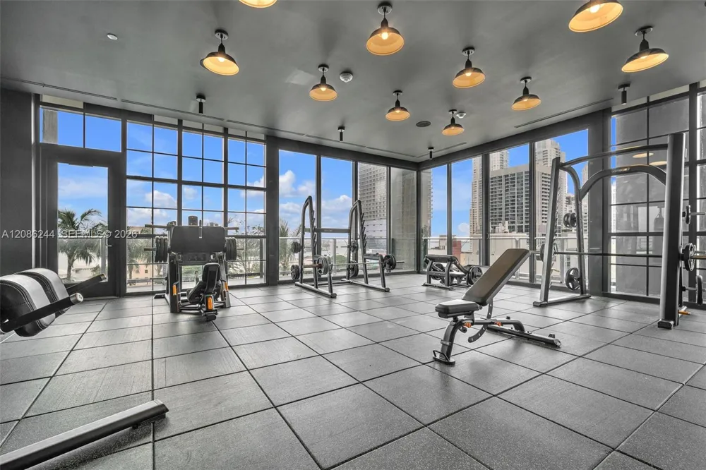 159 NE 6th St #2704 Miami, FL 33132