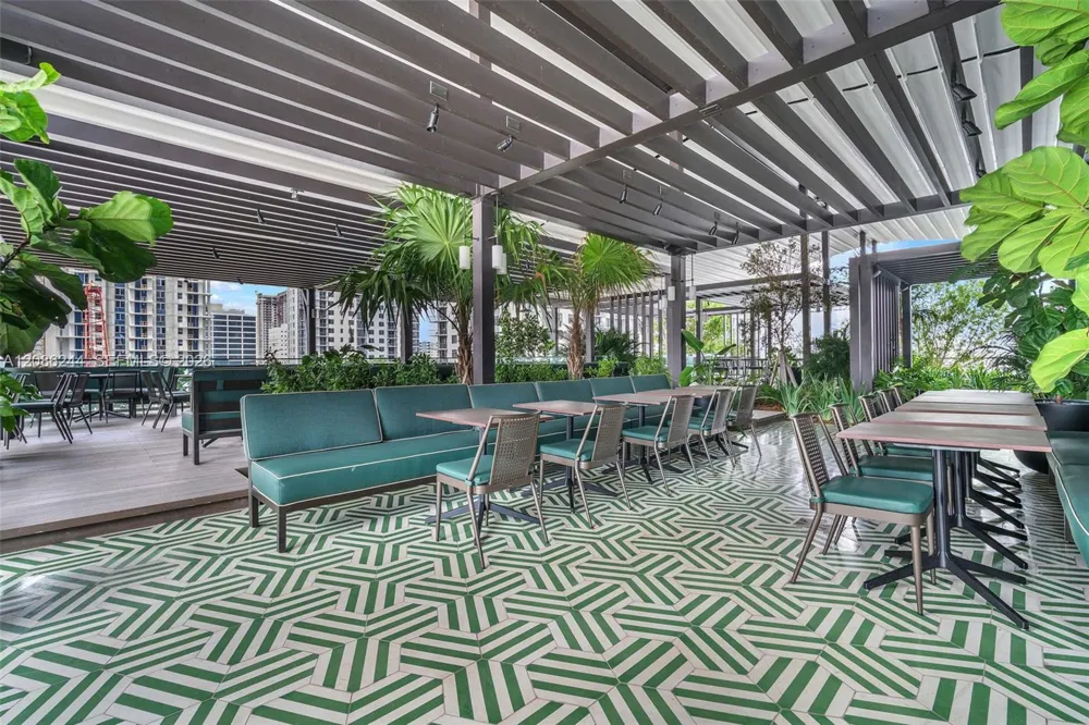 159 NE 6th St #2704 Miami, FL 33132