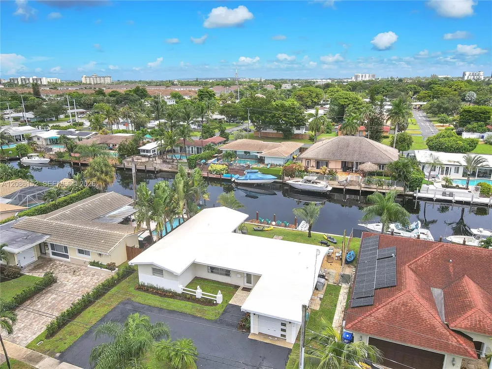 151 SE 9th Ct Pompano Beach, FL 33060
