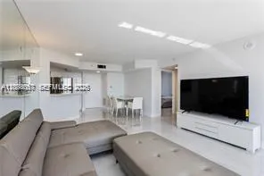 1800 Sunset Harbour Dr #2215 Miami Beach, FL 33139