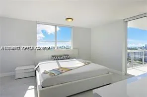 1800 Sunset Harbour Dr #2215 Miami Beach, FL 33139