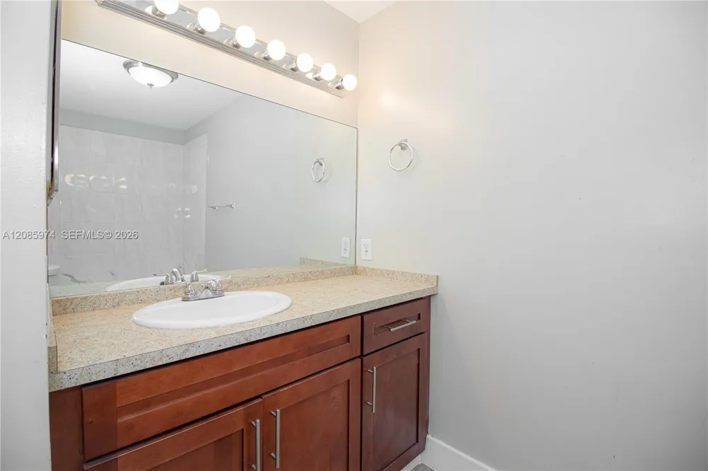 1175 NW 125th Ct #204 Miami, FL 33182