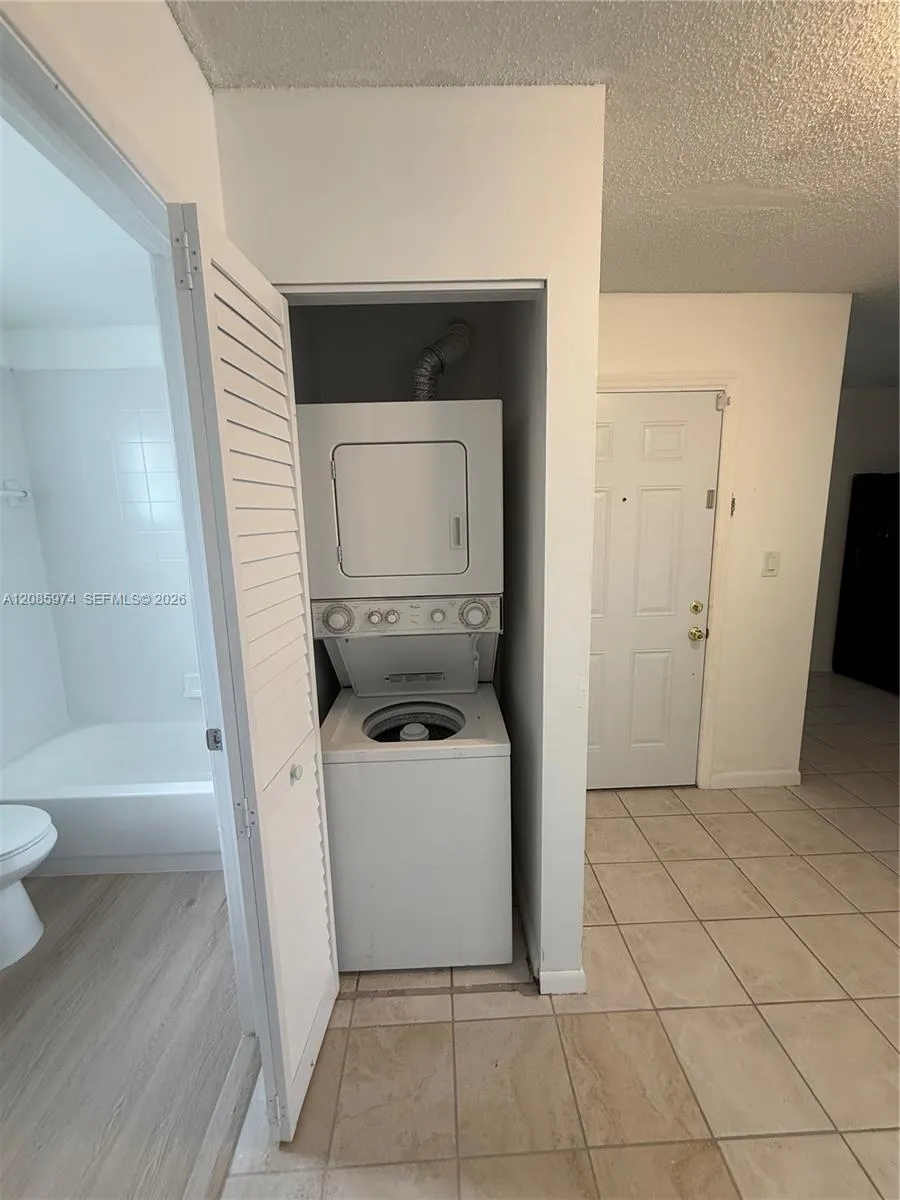 1175 NW 125th Ct #204 Miami, FL 33182