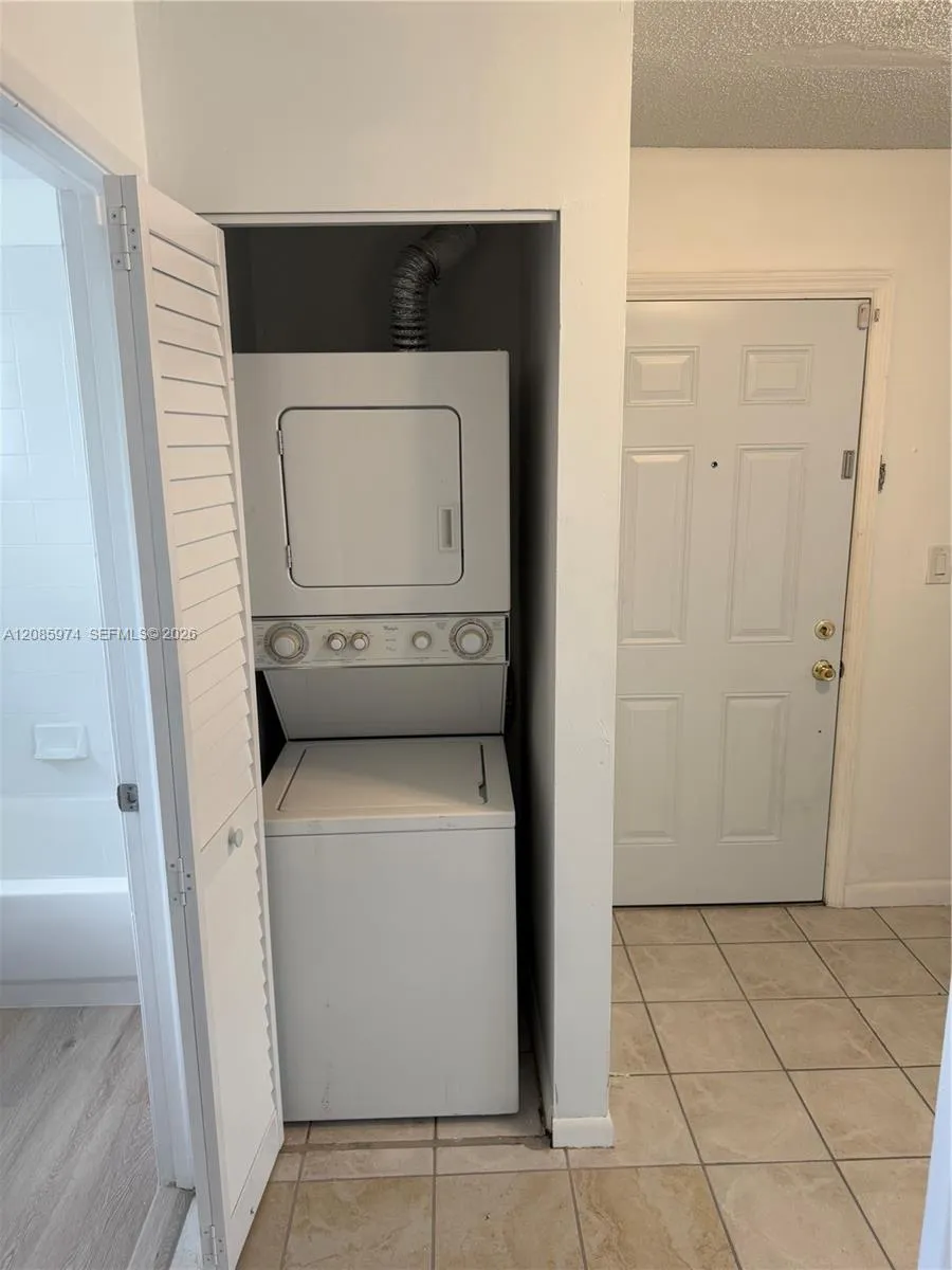 1175 NW 125th Ct #204 Miami, FL 33182