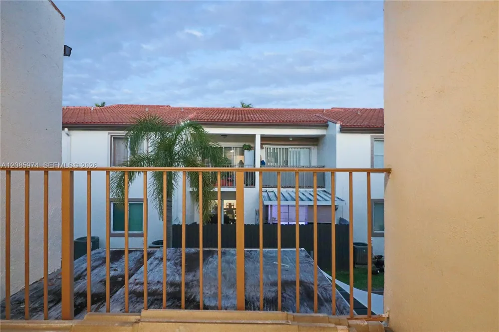 1175 NW 125th Ct #204 Miami, FL 33182