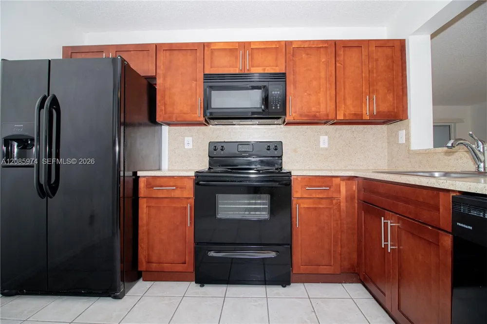 1175 NW 125th Ct #204 Miami, FL 33182