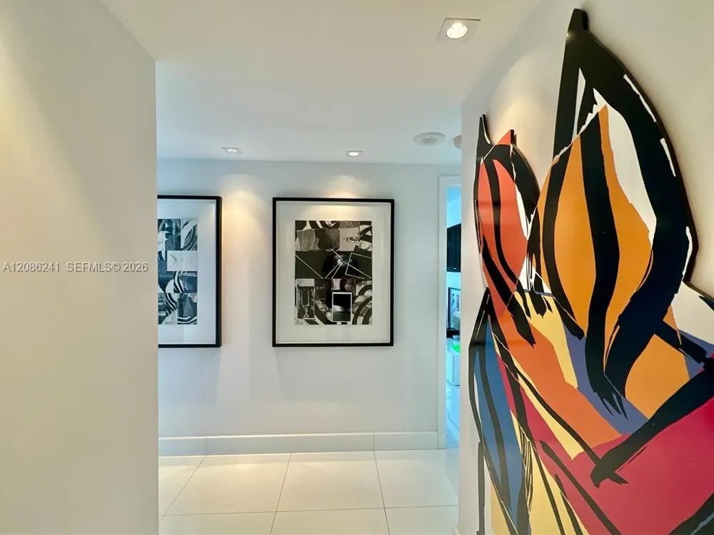 177 Ocean Lane Dr #405 Key Biscayne, FL 33149