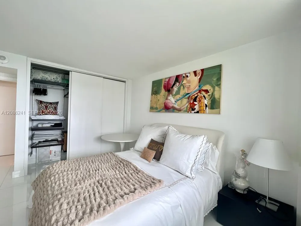177 Ocean Lane Dr #405 Key Biscayne, FL 33149