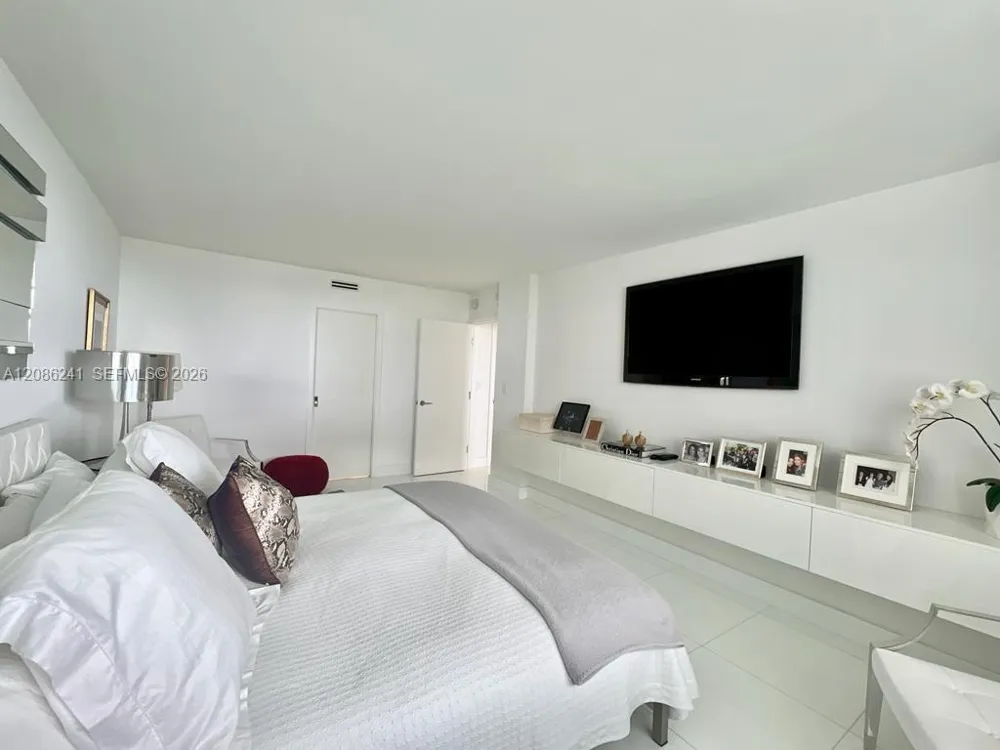 177 Ocean Lane Dr #405 Key Biscayne, FL 33149