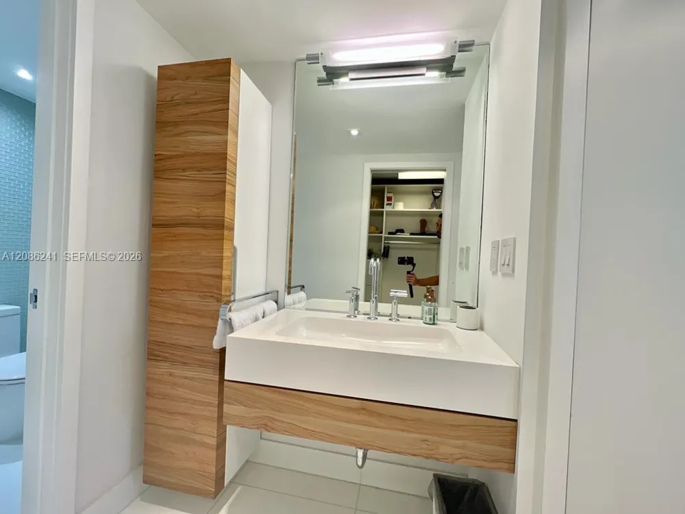 177 Ocean Lane Dr #405 Key Biscayne, FL 33149