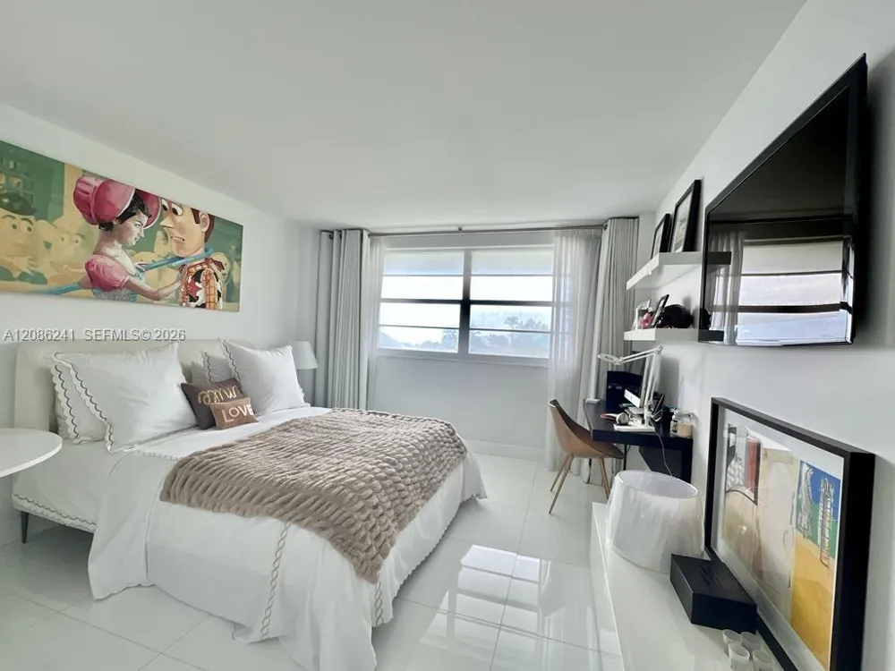 177 Ocean Lane Dr #405 Key Biscayne, FL 33149