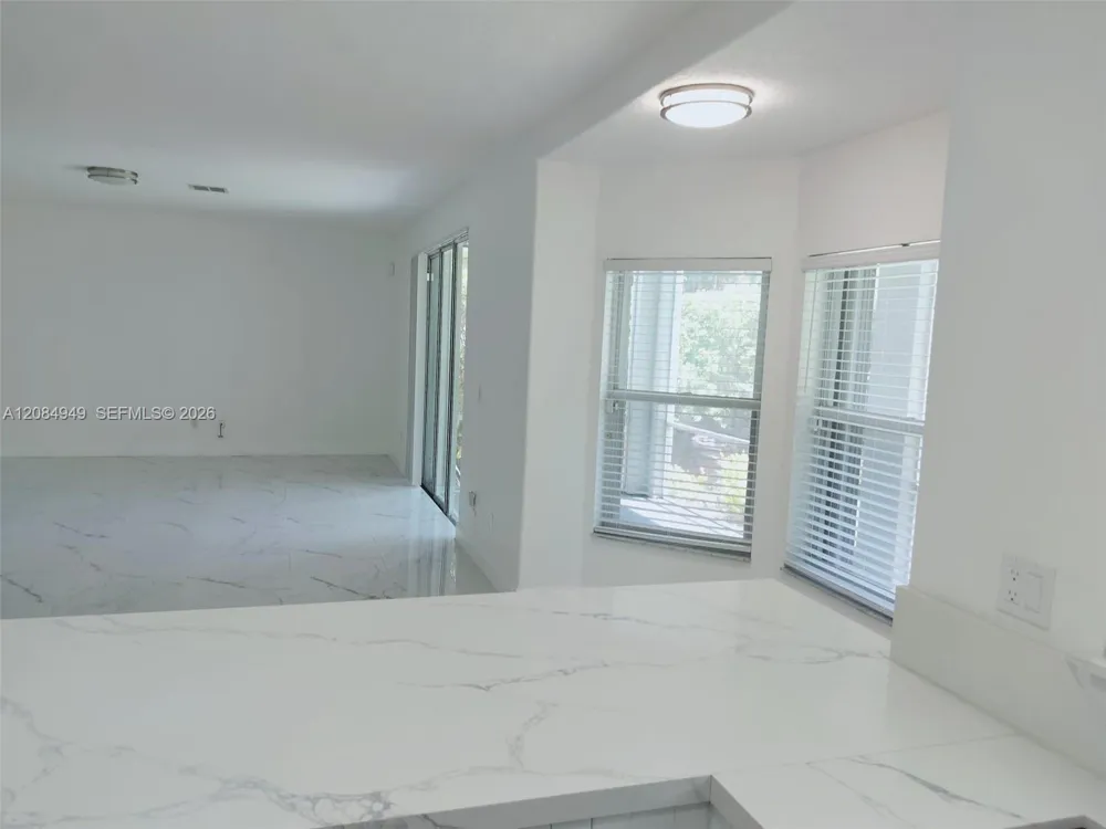 15842 SW 14th St Pembroke Pines, FL 33027