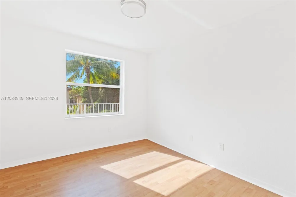 15842 SW 14th St Pembroke Pines, FL 33027